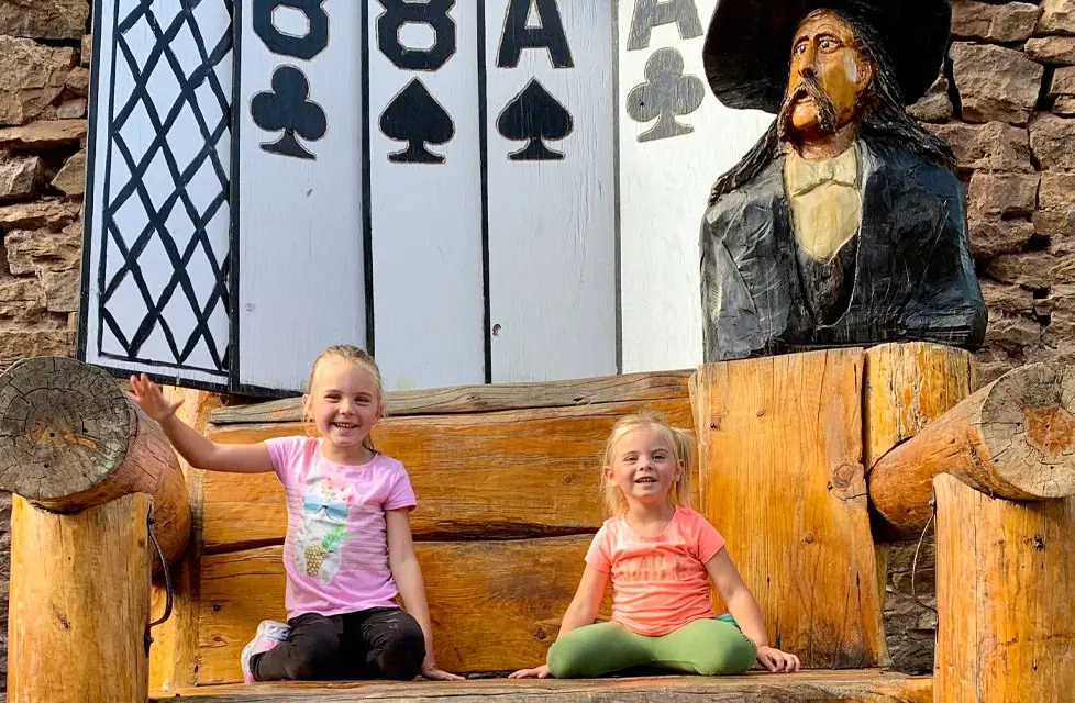The Fayville Family girls pose for a photo